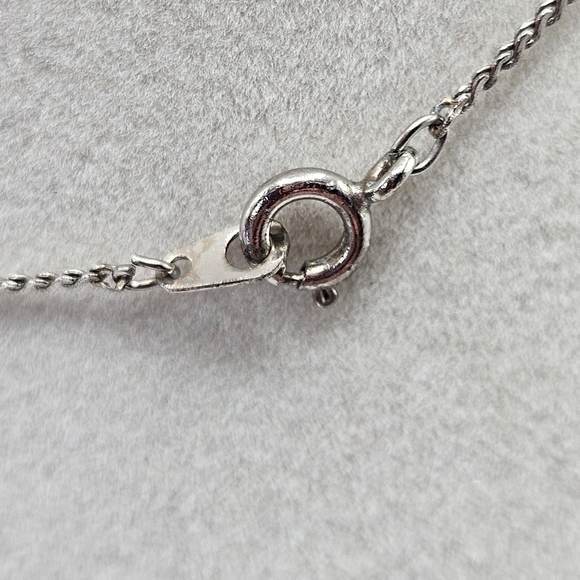 VINTAGE Two Tone Endless Knot Pendant Dainty Necklace Love Knot - Picture 5 of 5